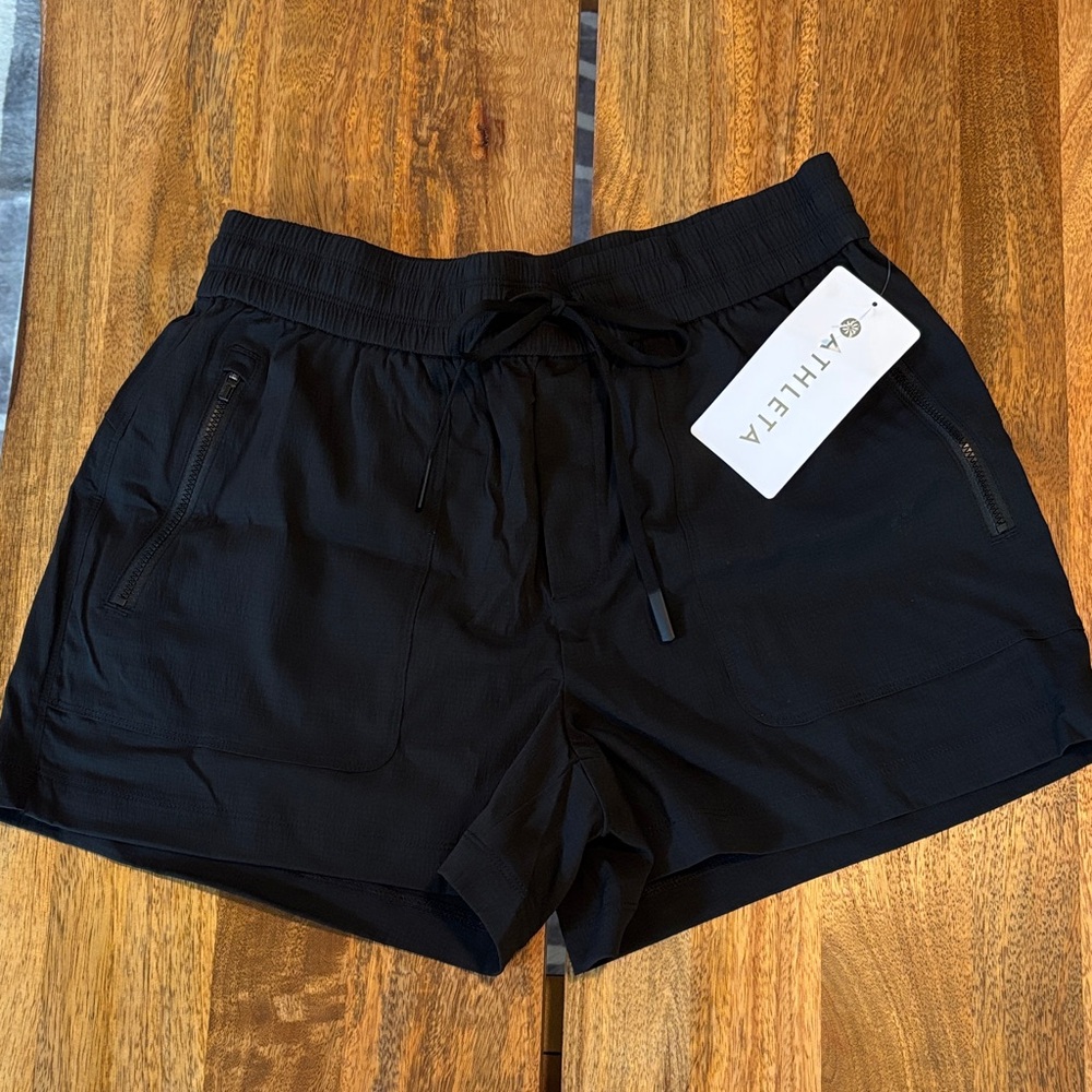 NWT Athleta Women's Black Trekkie North Short